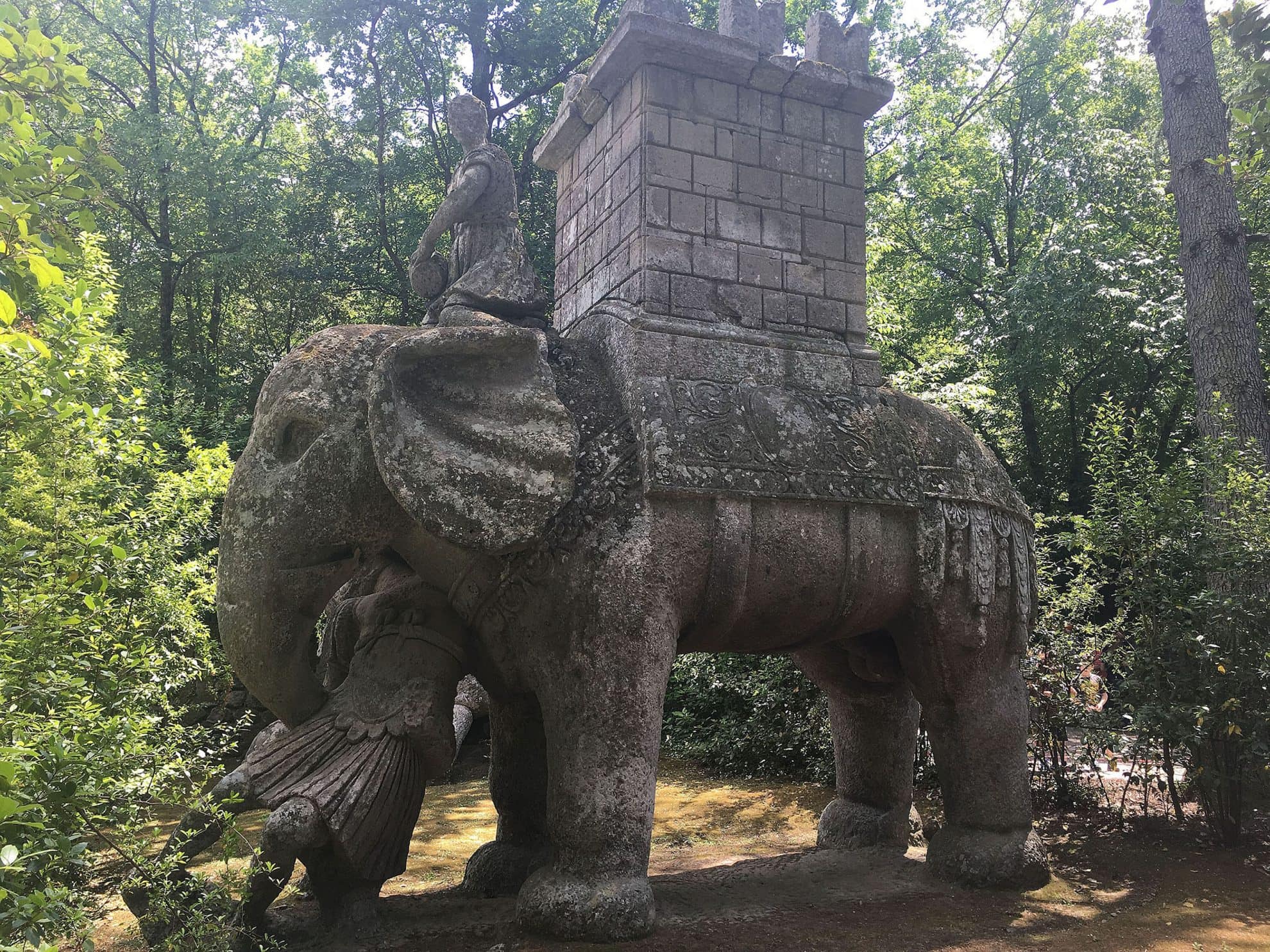 Visitare il Parco dei Mostri di Bomarzo vicino a Viterbo 4 Statua Elefante Bosco Sacro Bomarzo