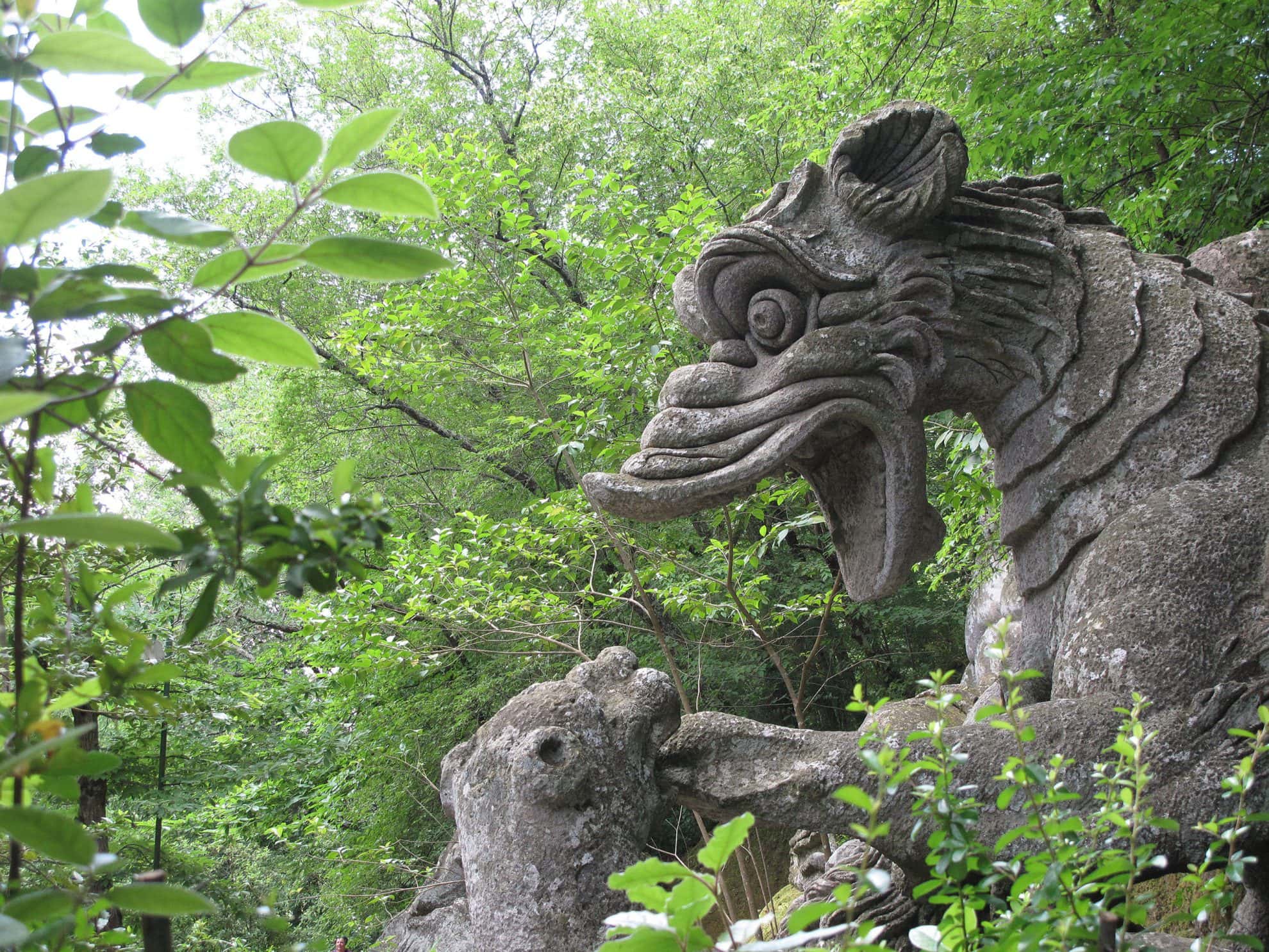 Visitare il Parco dei Mostri di Bomarzo vicino a Viterbo 12 Drago Sacro Bosco Bomarzo