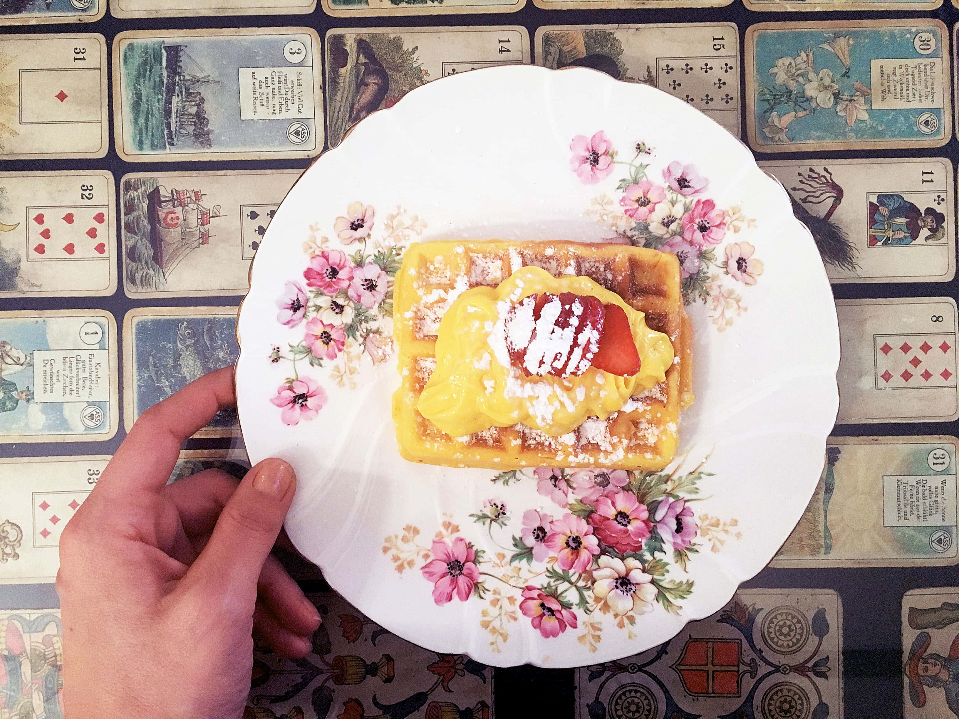 Coromandel Roma: caffè, pancakes e tarocchi 2 Waffle con crema pasticciera