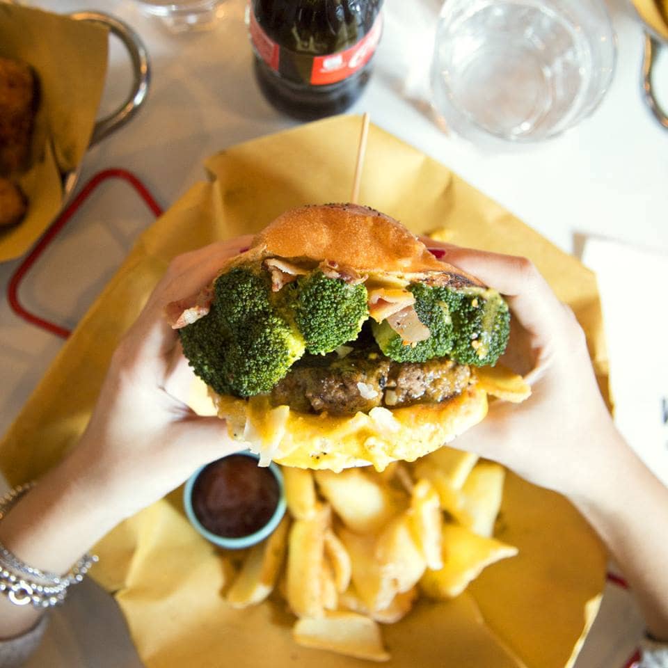 Vintro Roma: Street food e American bar 4 Vintro Roma Carbonara burger