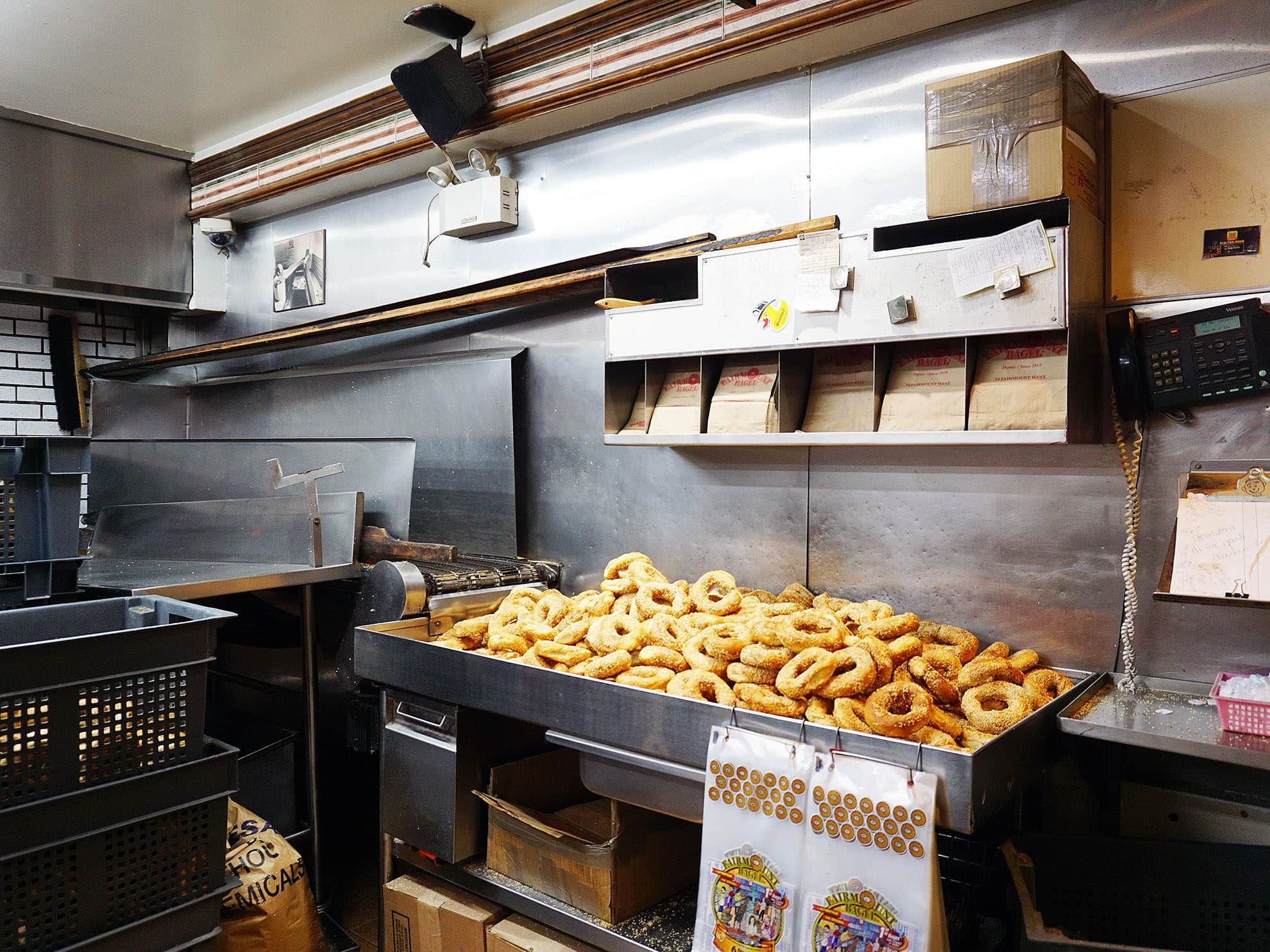 Dove mangiare a Montreal: locali da non perdere 8 Dove mangiare i famosi bagel di Montreal