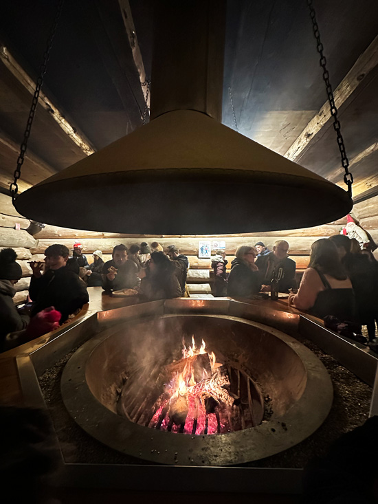 Mercatini di Natale: 6 idee per vivere appieno la magia del Natale 7 Chalet Mercatini di Natale Montreux