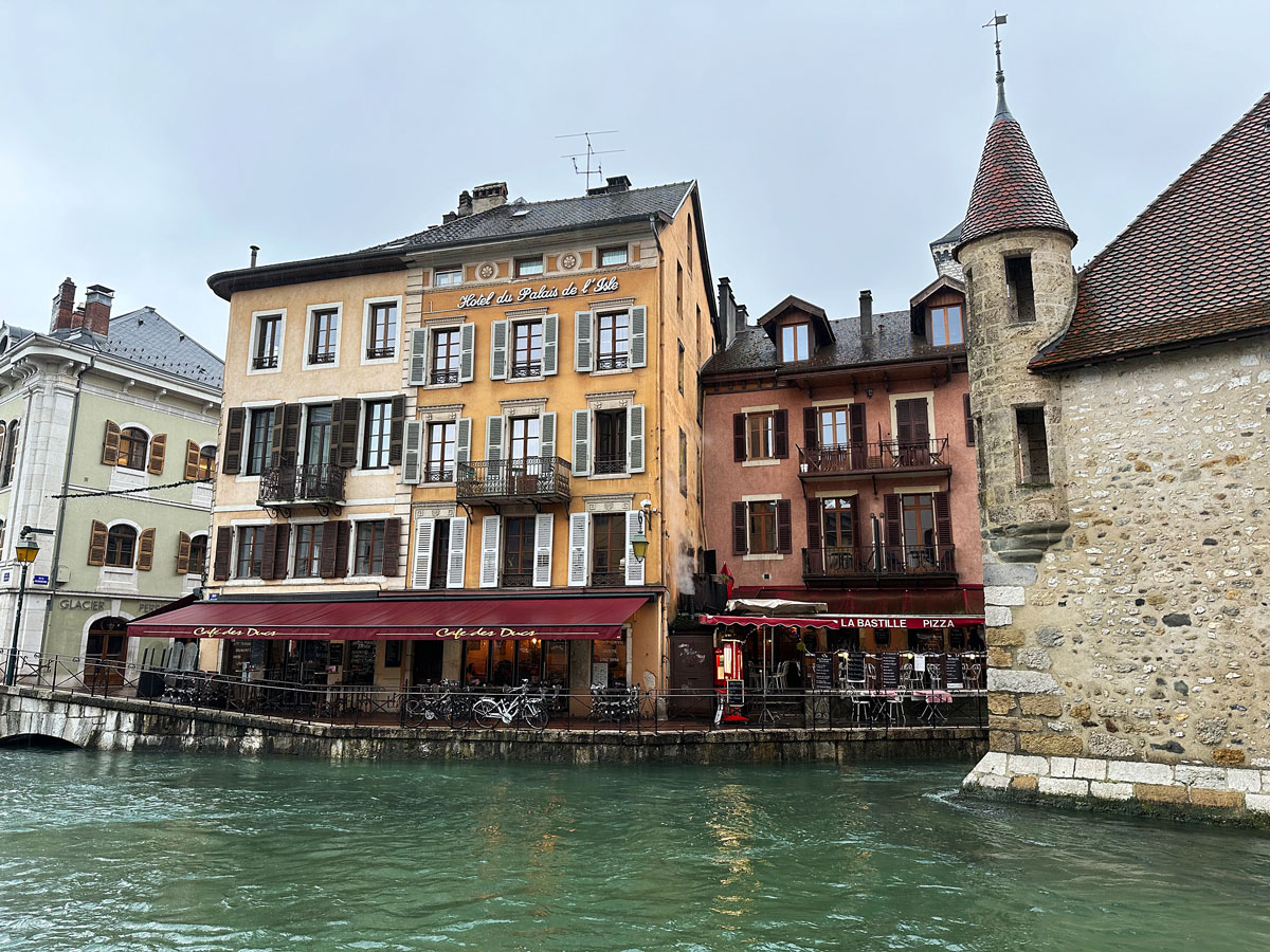 Mercatini di Natale: 6 idee per vivere appieno la magia del Natale 3 Mercatini di Natale a Annecy