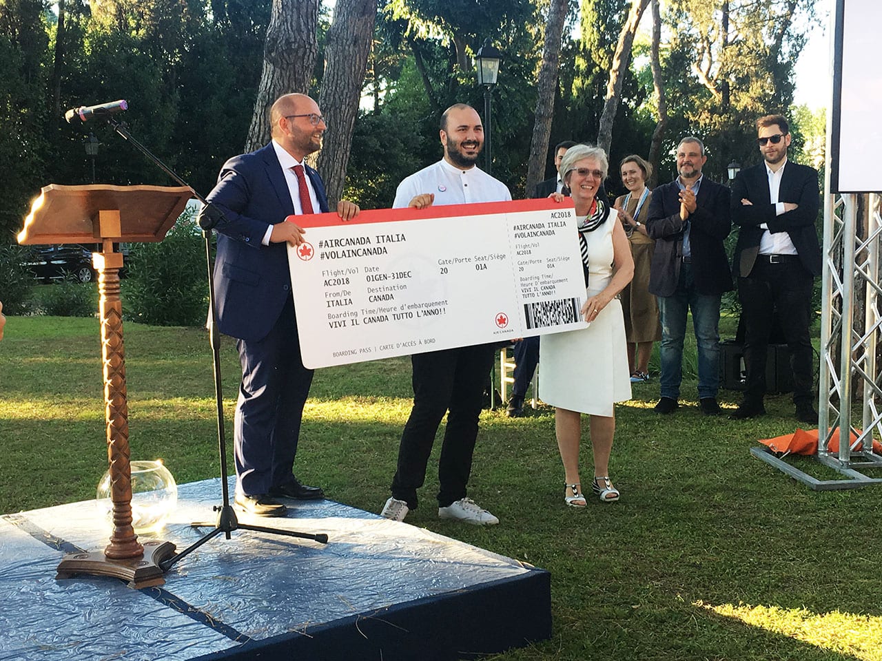 "Happy Canada Day"- festeggiare la festa nazionale canadese nella residenza dell'ambasciatrice a Roma 7 Festeggiare il Canada Day biglietti aerei