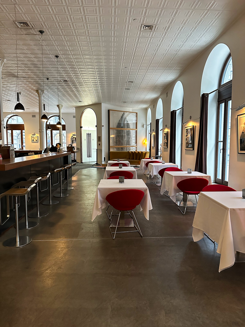 Dove dormire a Montreal: 4 hotel in centro città da non perdere 40 Sala per colazione