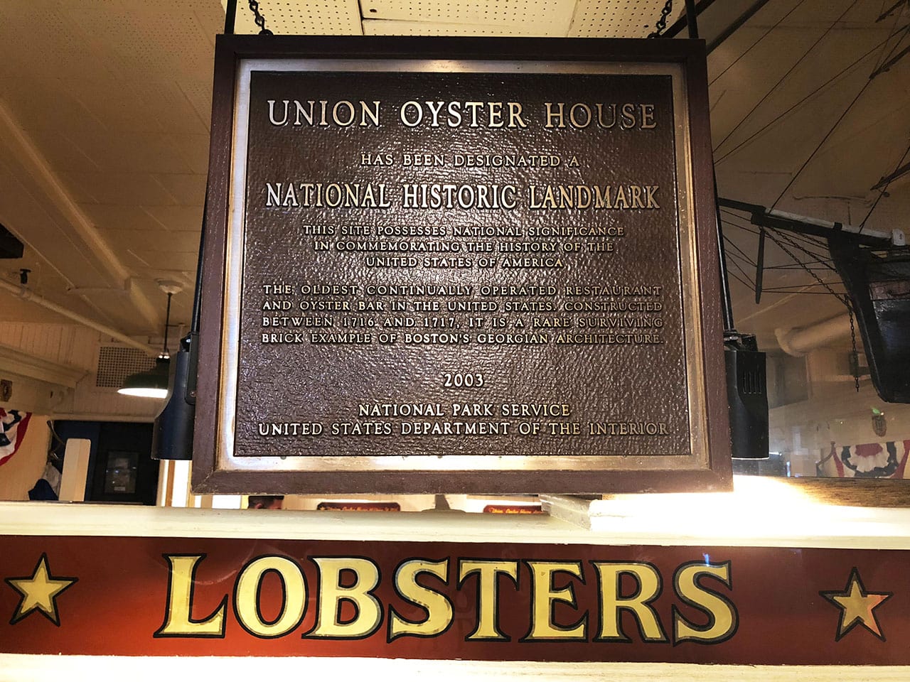 Boston, dove e cosa mangiare: lobster, clam chowder, cannoli e cream pie 6 il riconoscimento della Union Oyster House come luogo storico