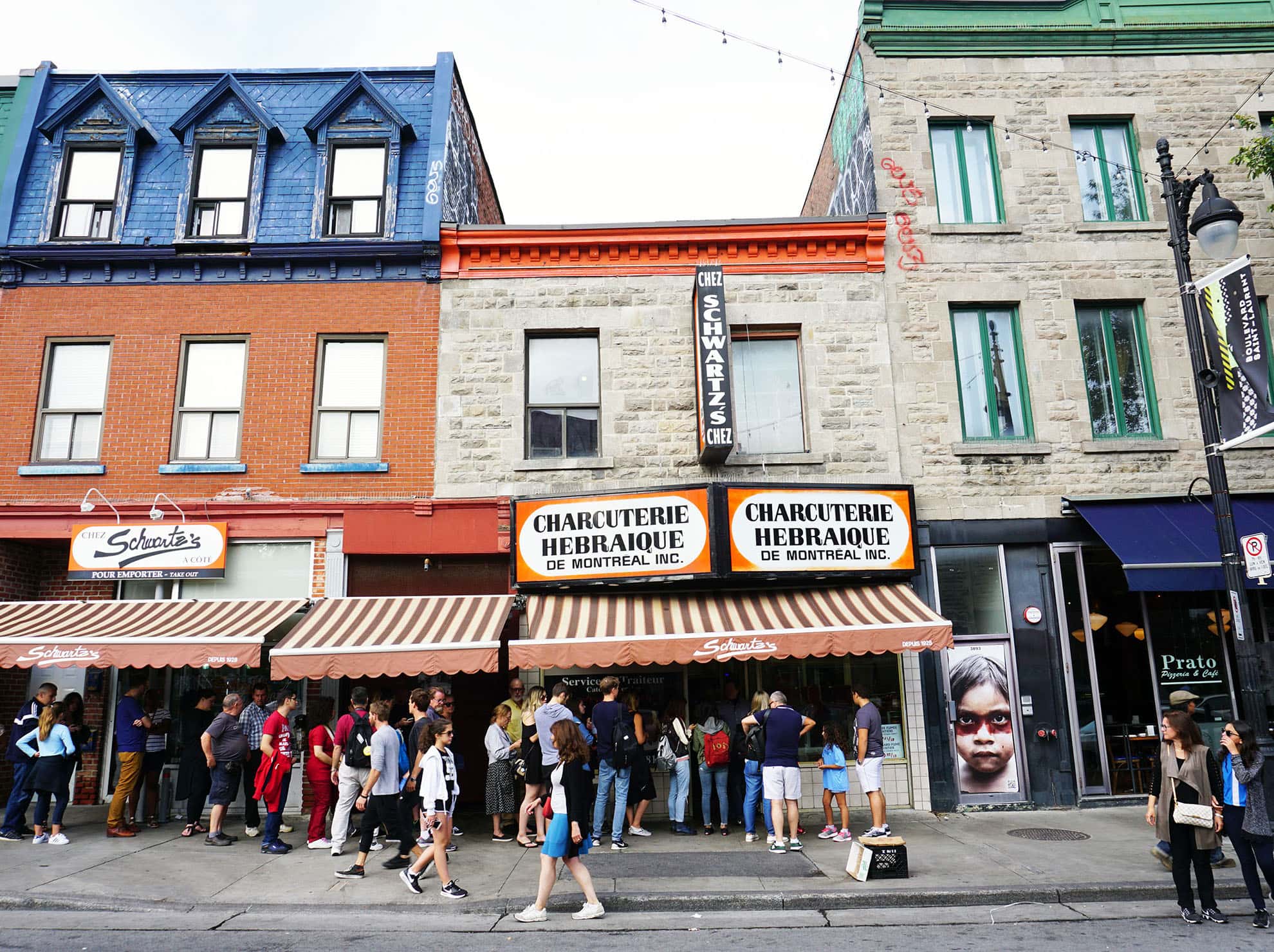 Dove mangiare la Smoked Meat di Montreal 1 Smoked meat di Montreal Schwartz's nel Plateau