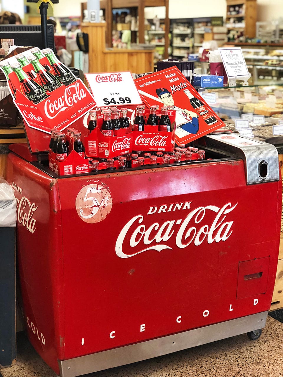 Visitare Littleton la cittadina più allegra del New Hampshire 8 Coca Cola da Chutters a Littleton