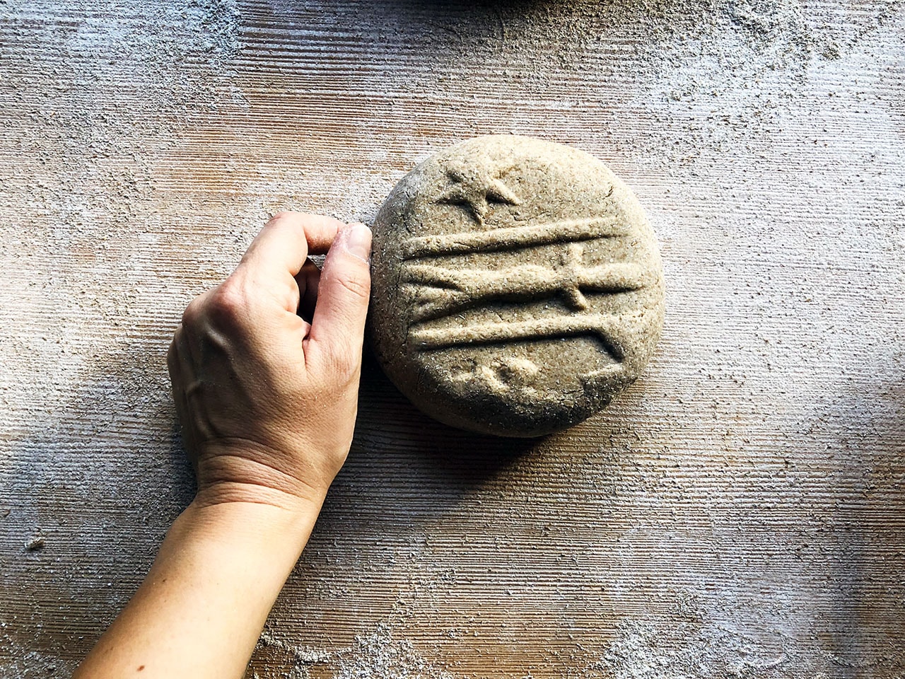 Erschmatt Vallese: come fare il pane di segale 6 come fare il pane di segale nel Vallese forma di pane