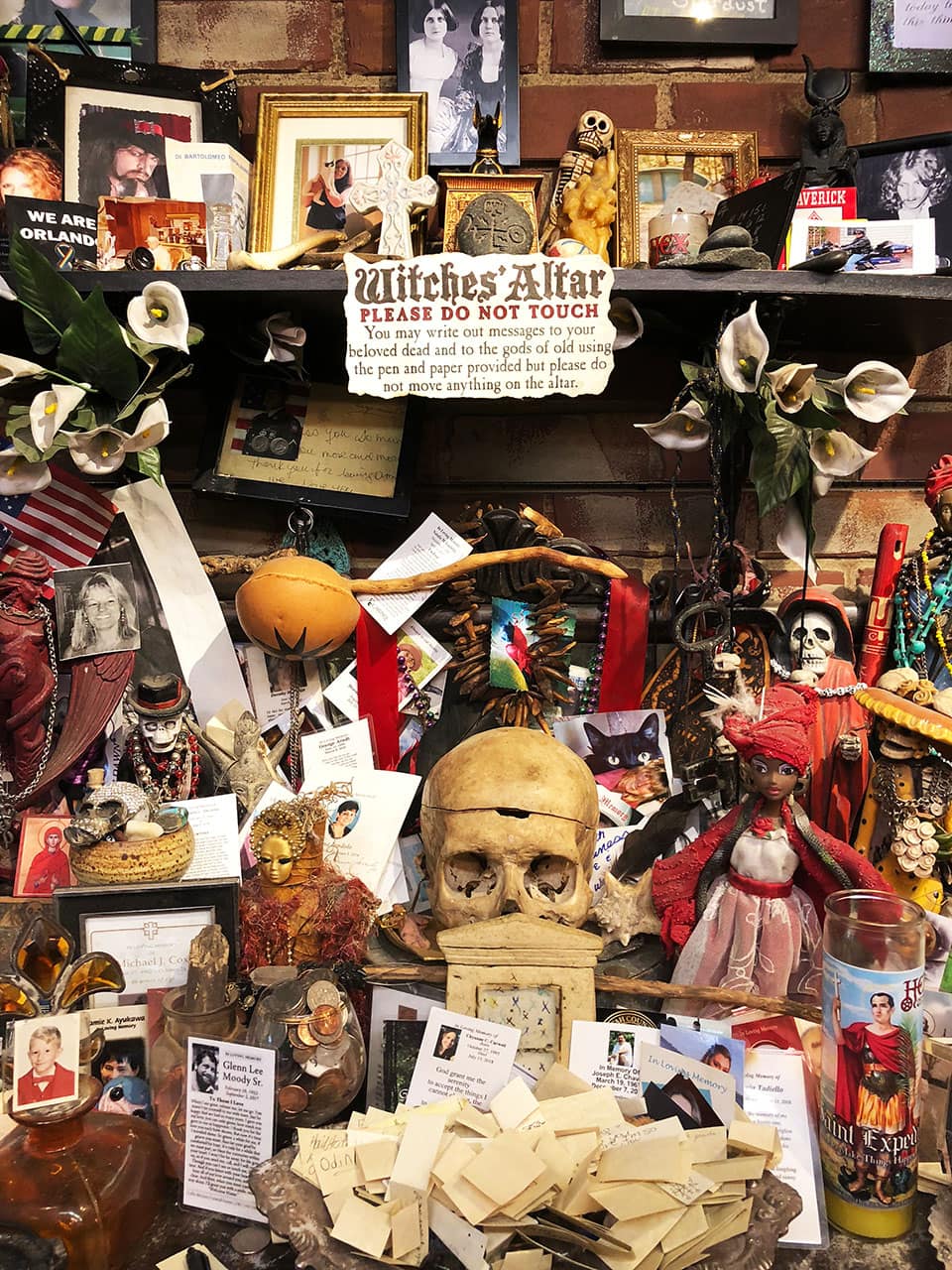 Visitare Salem: guida alla città delle streghe - Massachusetts 13 Altare preghiere Salem