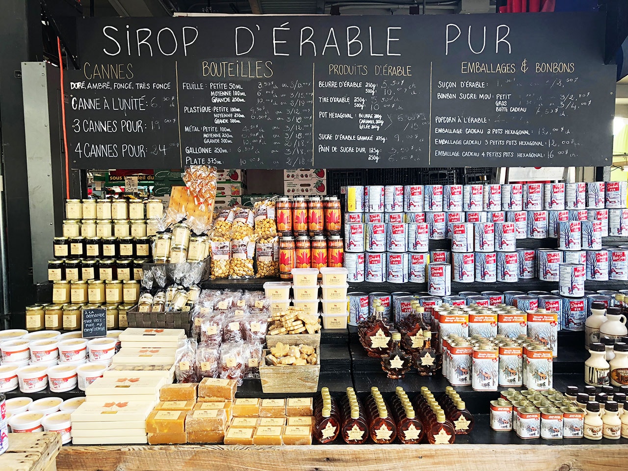 Jean Talon Market Montreal: i sapori del Quebec 10 Sciroppo d'acero in vendita al Jean Talon Market Montreal