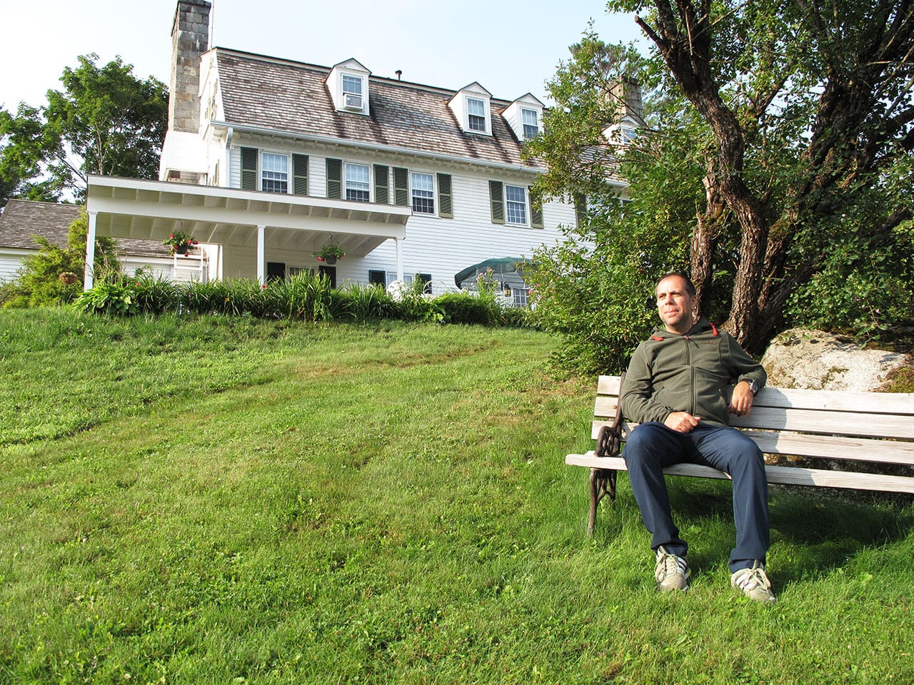 Dormire alle White Mountains: Adair Country Inn 9 Dormire alle White Mountains il giardino sul retro dell'Adair Country Inn