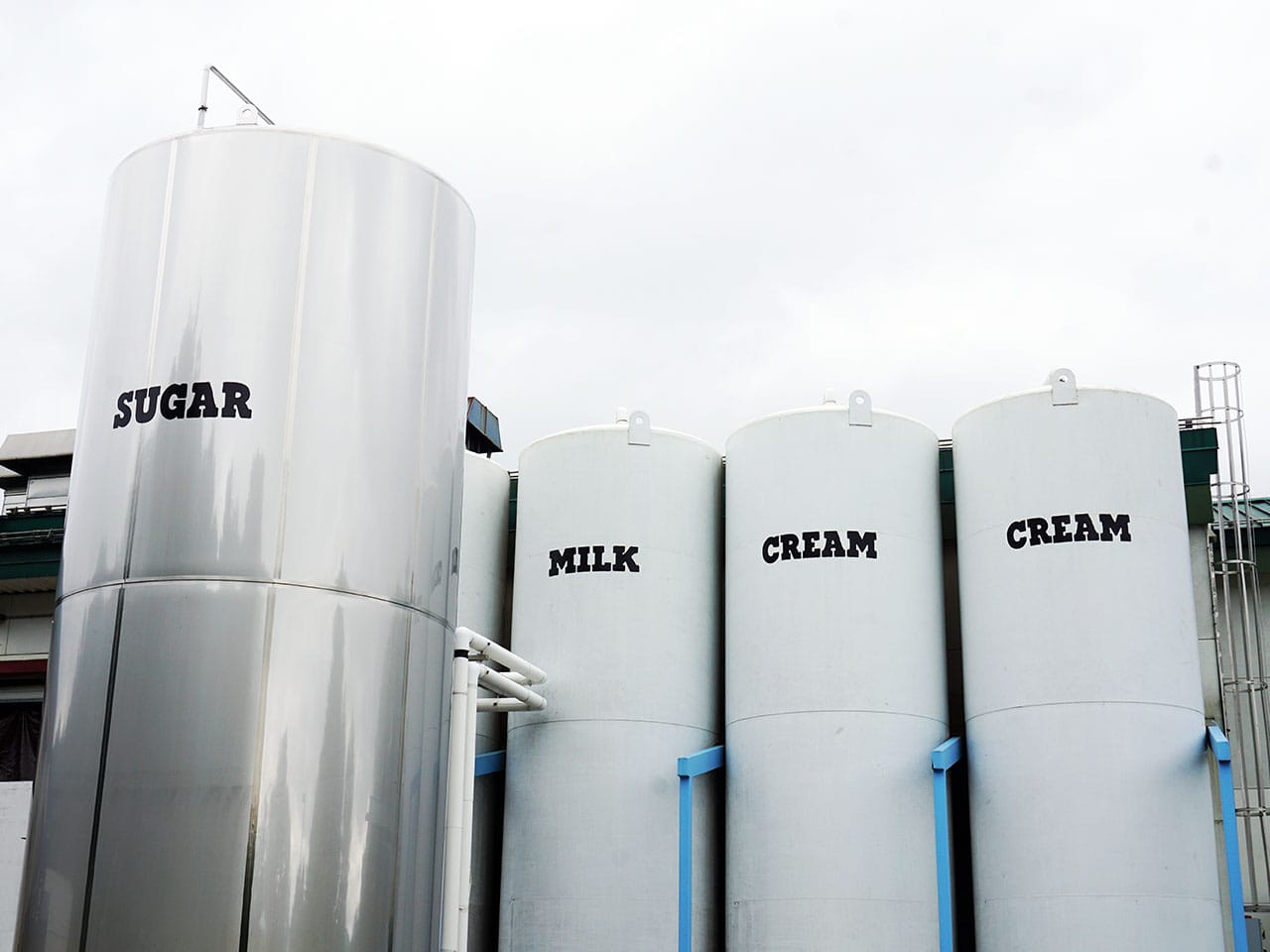 Visitare la Ben and Jerry's Factory: il gelato più buono del Vermont 11 visitare la Ben and Jerry's Factory Vermont i silos con zucchero latte e crema
