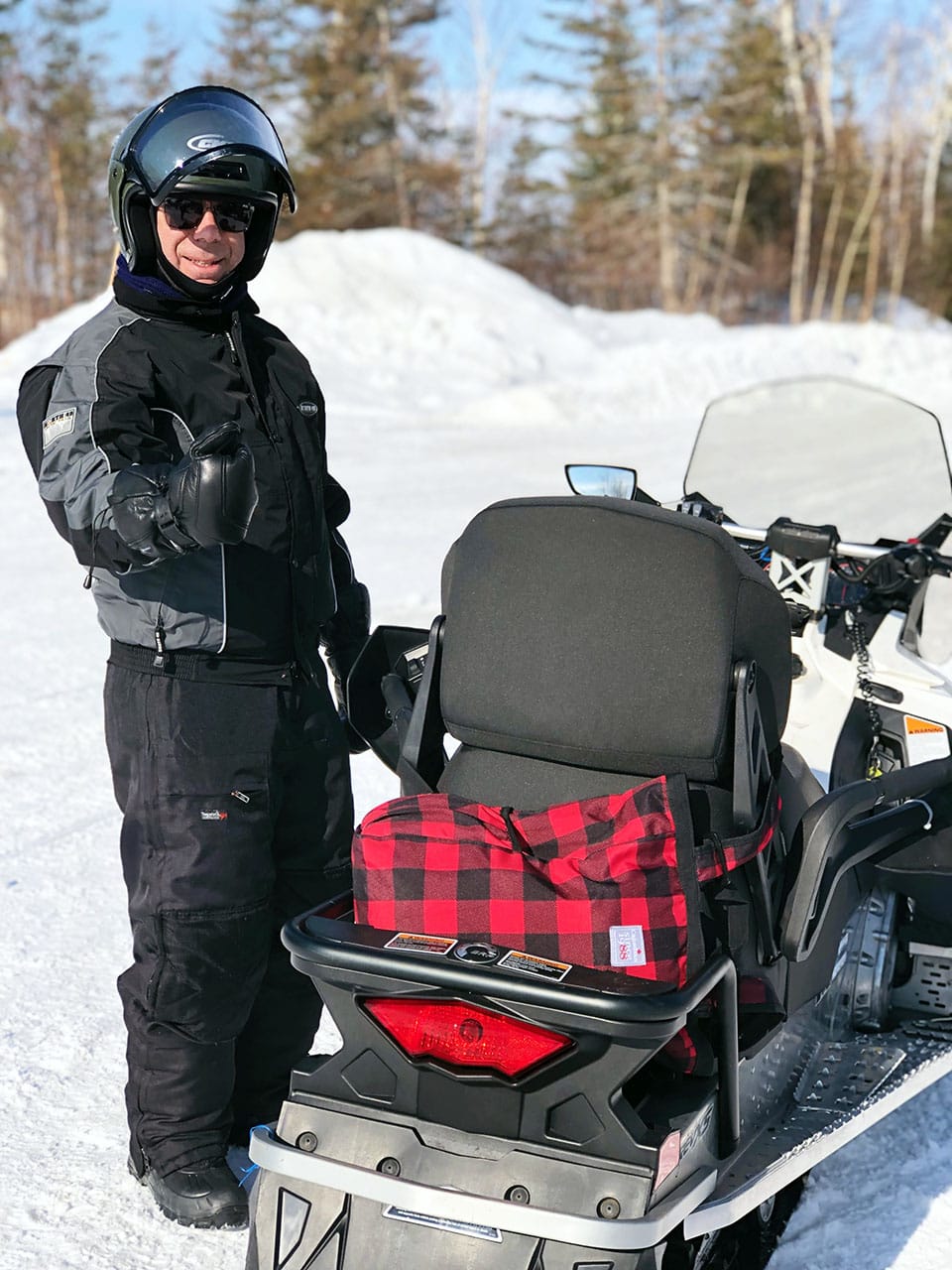 Dove fare l'escursione in motoslitta in Quebec 12 escursione in motoslitta in Canada