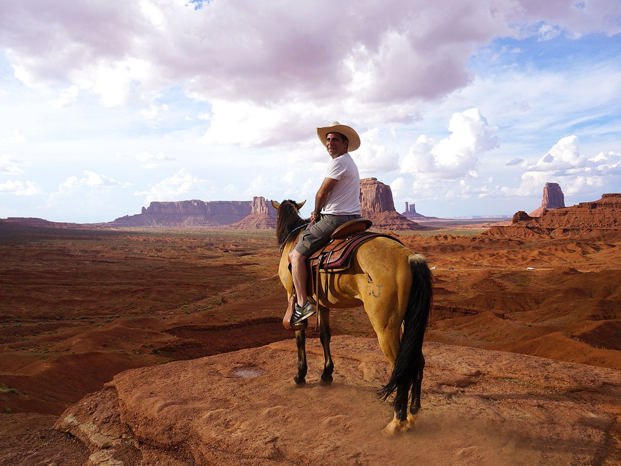 Instagram spot: 5 punti da non perdere nella Monument Valley 7 A cavallo nella Monument Valley