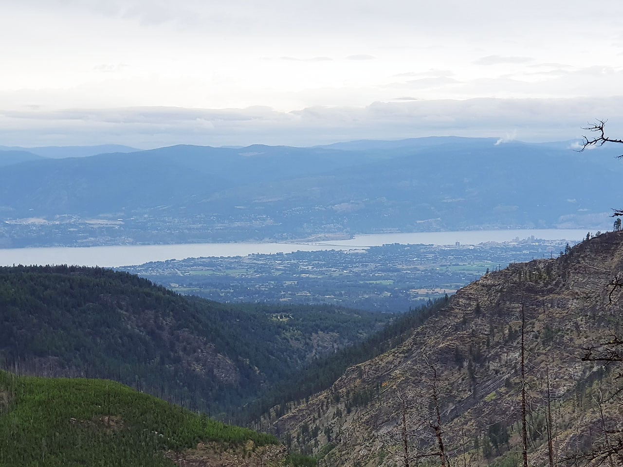 Myra Canyon Kelowna: escursione in bicicletta lungo una vecchia ferrovia in Canada 9 Punto panoramico escursione in Canada