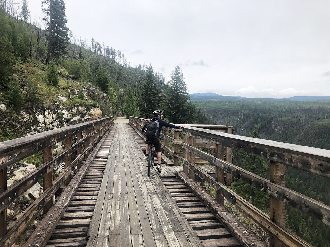 Myra Canyon Kelowna: escursione in bicicletta lungo una vecchia ferrovia in Canada 13 Escursione in bici Canada