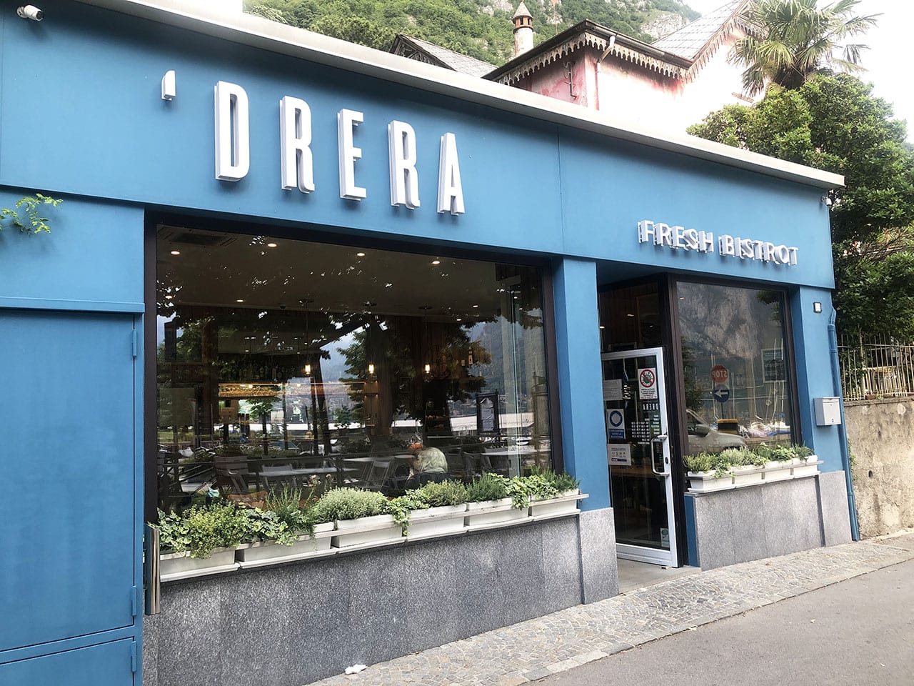 Cosa fare in Val Masino: itinerario tra cibo natura e paesaggi mozzafiato in Valtellina 32 Bistrot Drera vista lago Lecco