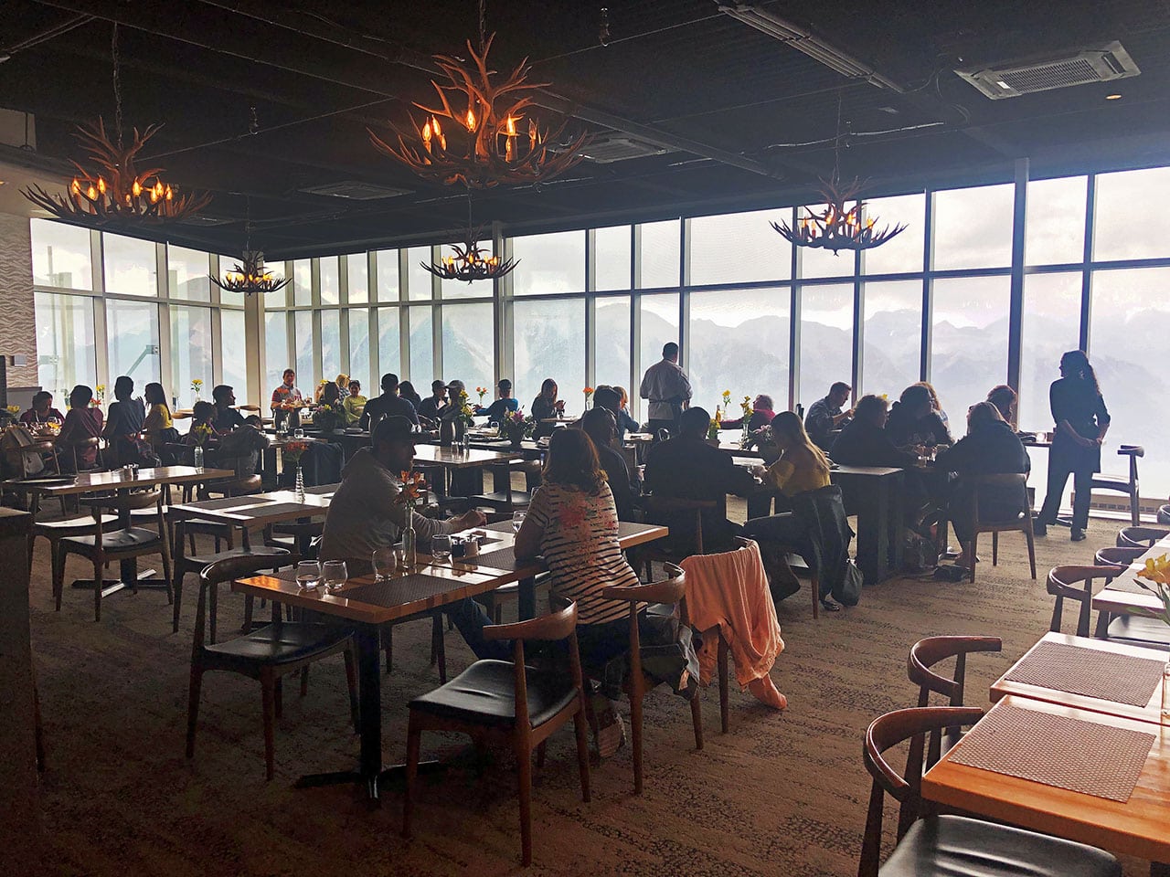 Banff National Park cosa vedere: guida al parco del Canada Occidentale più famoso 53 Dove mangiare al Banff National Park ristorante con vista