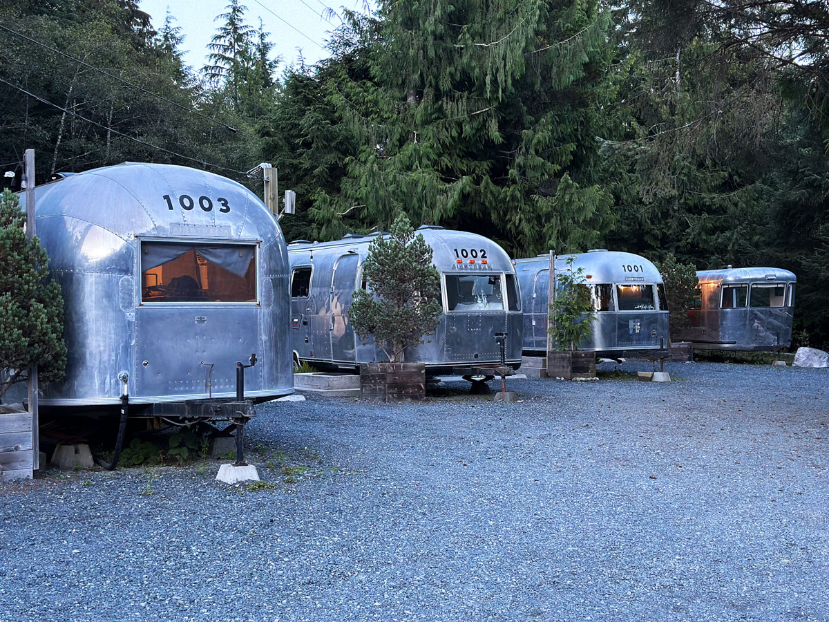 Dove dormire a Tofino: 5 hotel bellissimi sulla spiaggia 44 Dormire in un airstream a Tofino