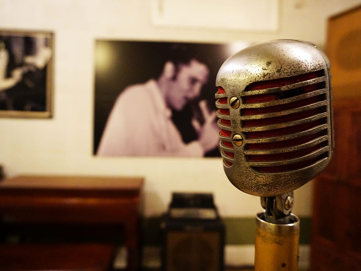 Visitare il Sun Studio a Memphis: il luogo dove nacque il Rock’n'Roll 8 Microfono di Elvis