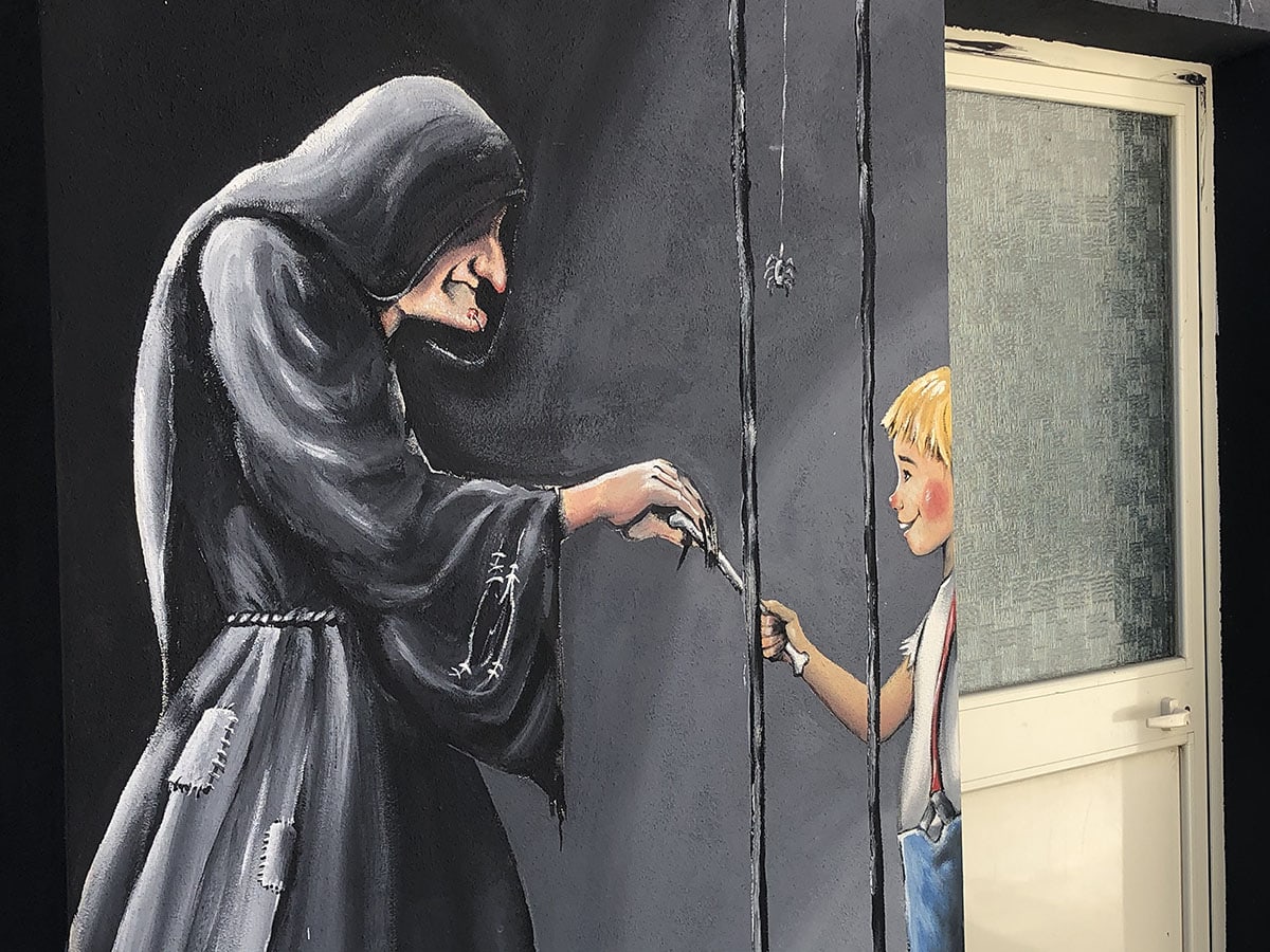 Visitare Sant’Angelo il paese delle fiabe 24 Strega fiaba