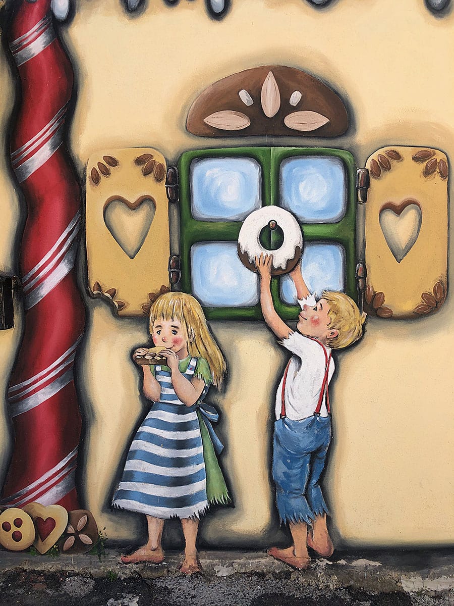 Visitare Sant’Angelo il paese delle fiabe 23 Murales fiabe bambini