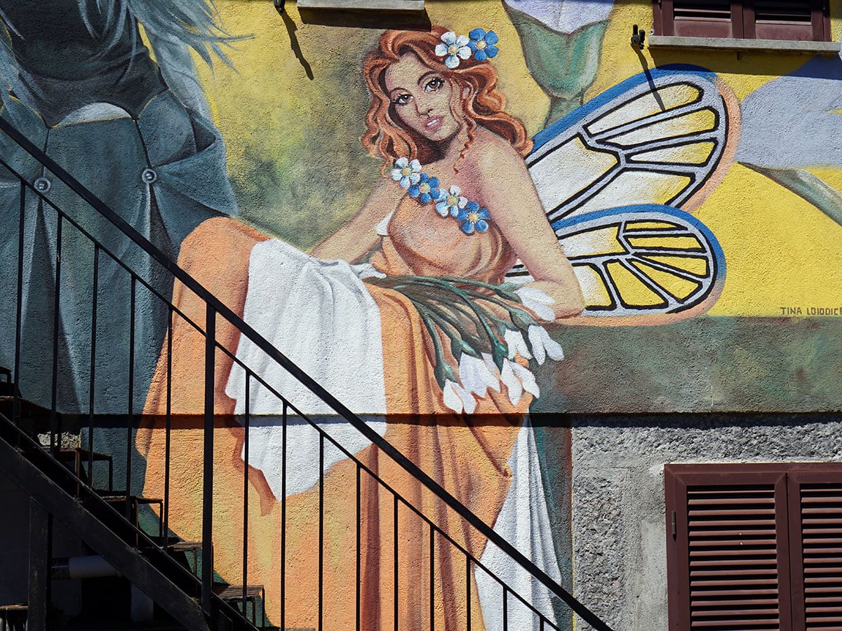 Visitare Sant’Angelo il paese delle fiabe 35 Murales delle fate