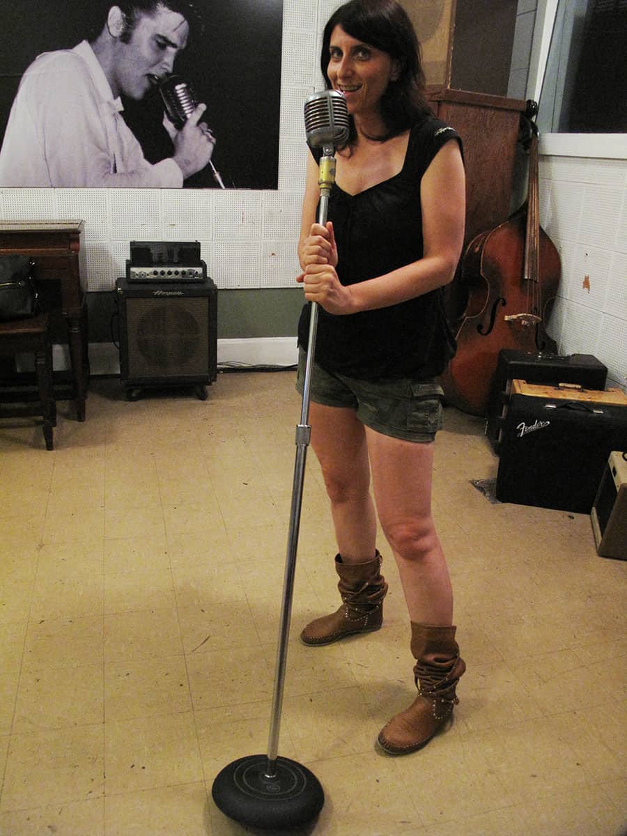 Cosa vedere a Memphis: guida alla città della musica 12 Sun Studio microfono Elvis