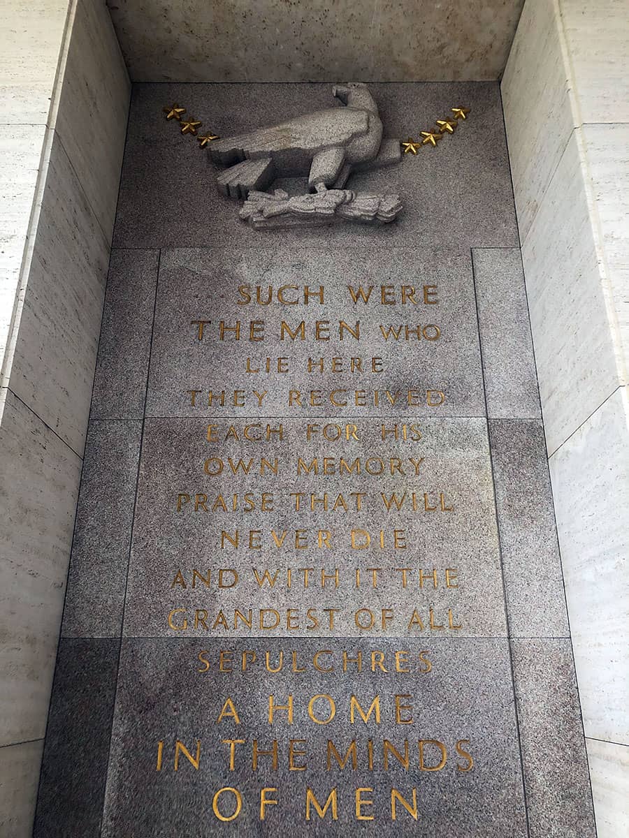 Visitare il Florence American Cementery and Memorial 12 Monumento nel cimitero americano