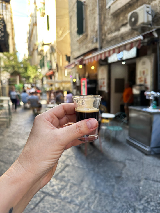 Dove mangiare a Napoli 72 Caffe Nappoli Quartieri spagnoli