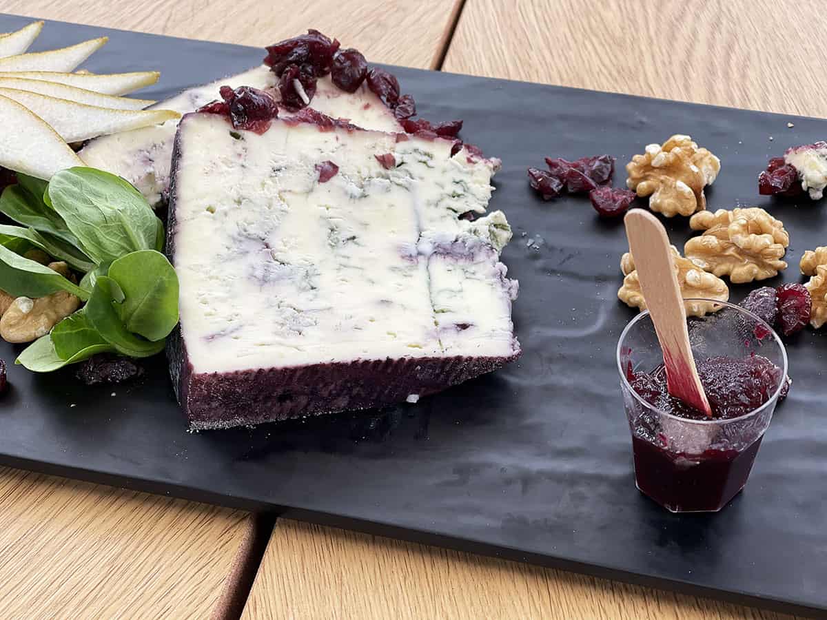Valsassina cosa vedere: 8 cose da fare in montagna vicino Milano 41 Formaggio erborinato