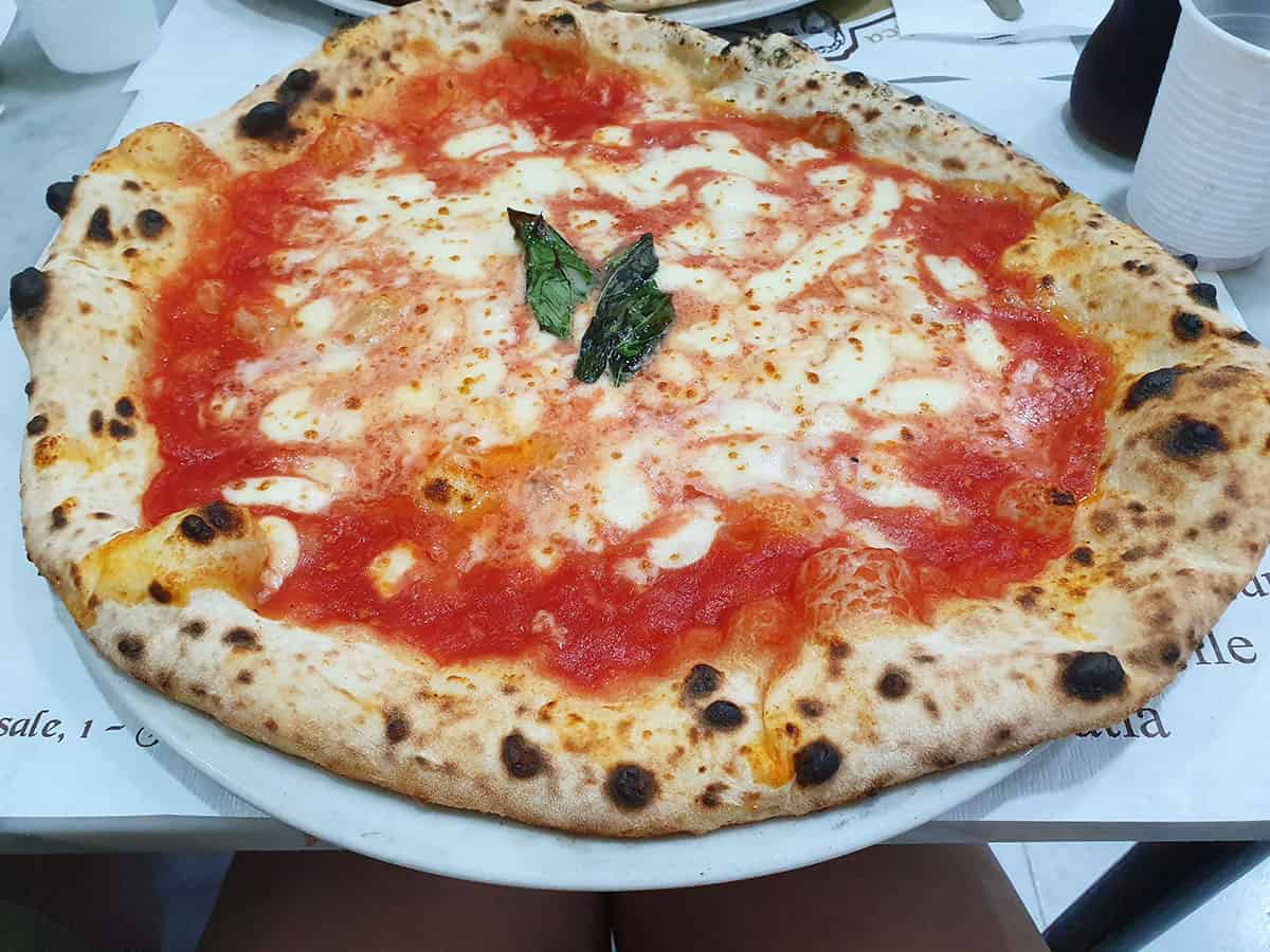 Cosa vedere a Napoli in due giorni: la guida completa 62 Pizza a Napoli
