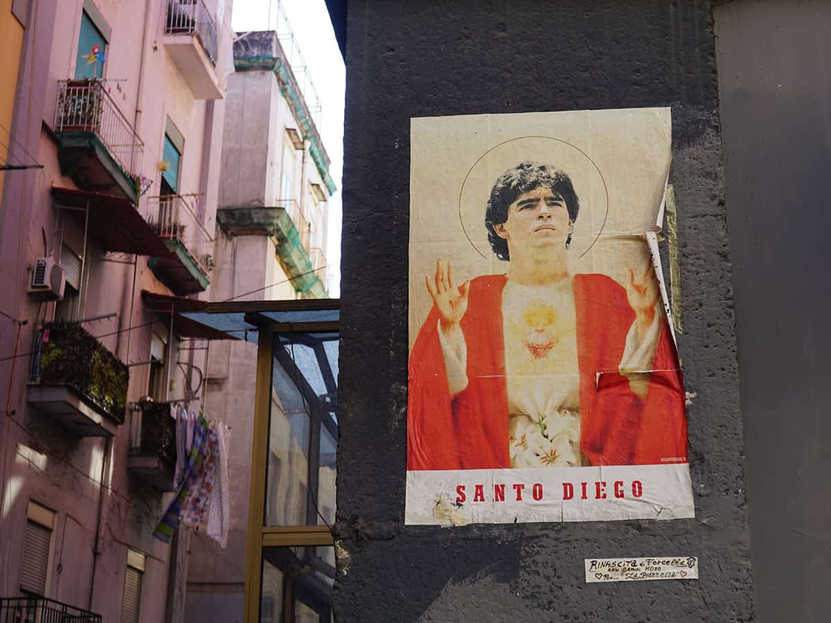 Cosa vedere a Napoli in due giorni: la guida completa 44 Omaggio a Maradona Napoli
