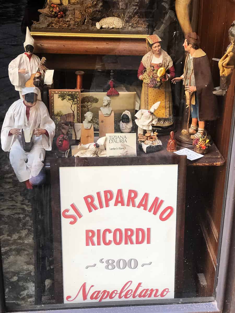 Cosa vedere a Napoli in due giorni: la guida completa 31 Ospedale bambole Napoli