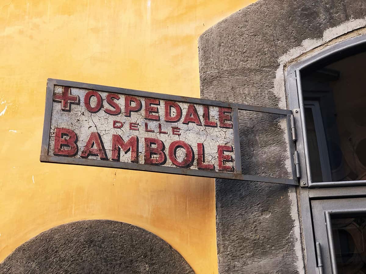 Cosa vedere a Napoli in due giorni: la guida completa 30 Ospedale delle bambole Napoli