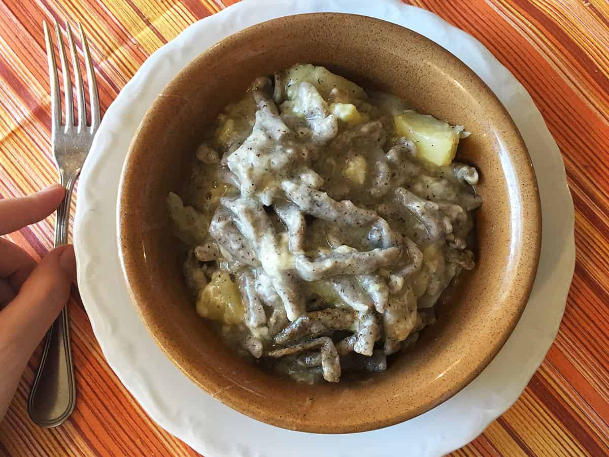 Valsassina cosa vedere: 8 cose da fare in montagna vicino Milano 14 Mangiare i pizzoccheri in Valsassina