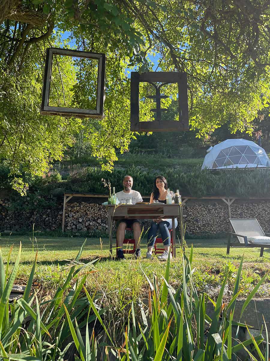 Gaia’s Spheres: dormire in una sfera, glamping in Piemonte 25 Colazione in giardino