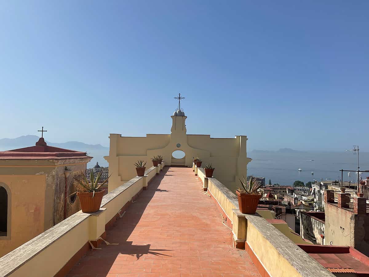5 posti carini dove dormire a Napoli in centro 22 Napoli vista mare