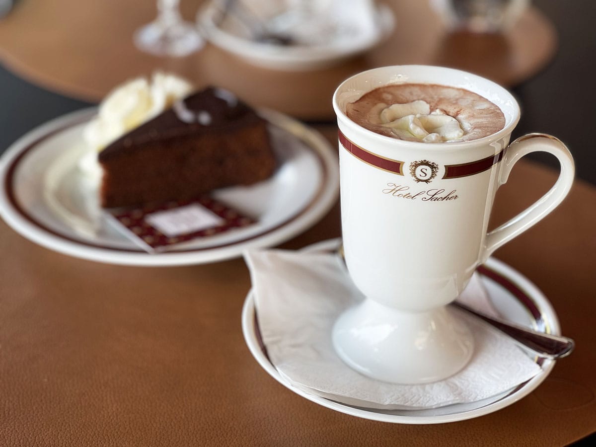 Cosa mangiare a Salisburgo e dove: la nostra food guide 2 Cafe Sacher Salisburgo