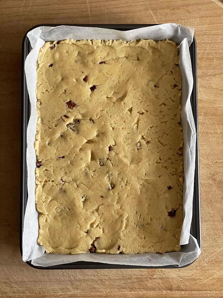 La ricetta dei White Chocolate Maple Nut Blondies 9 La ricetta dei White Chocolate Maple Nut Blondies 3