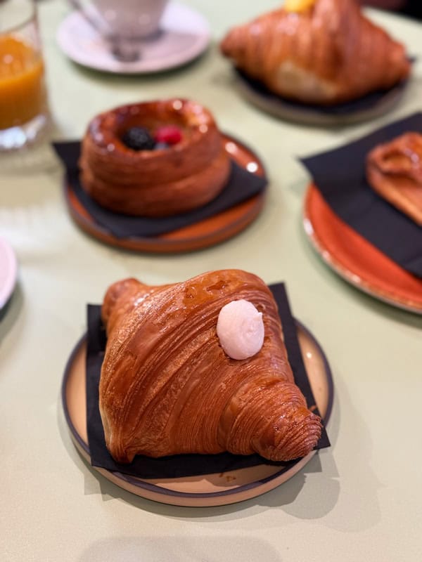 Dove fare colazione in Brianza: 10 posti da non perdere. Aggiornato 2025 74 Croissant con crema alla ricotta