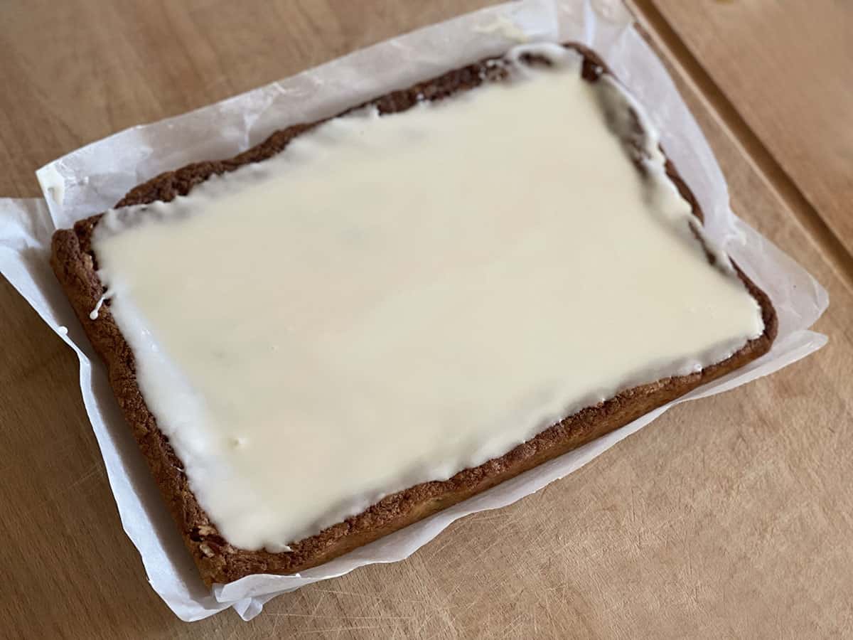 La ricetta dei White Chocolate Maple Nut Blondies 13 La ricetta dei White Chocolate Maple Nut Blondies 6