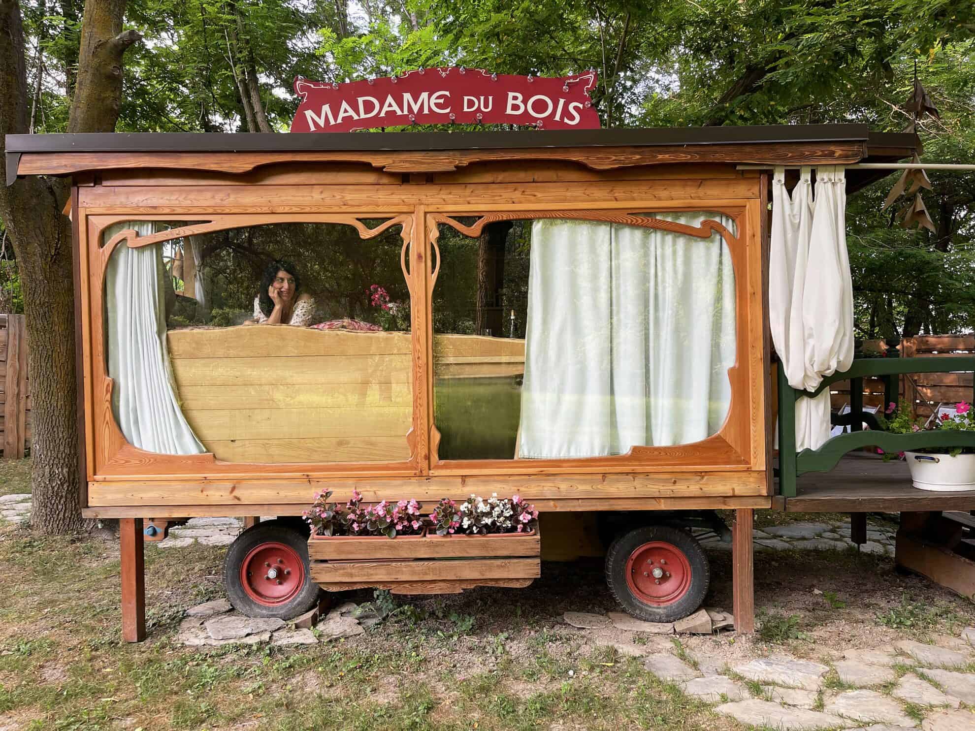 Dormire in un gipsy caravan vicino a Cuneo: Madame Du Bois 1 Alloggi insoliti in italia