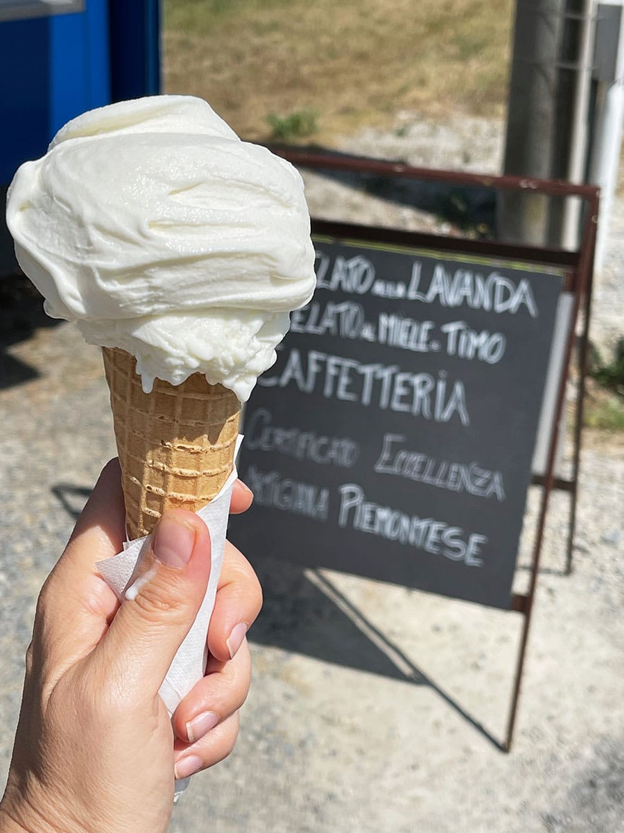 Sale San Giovanni: ammirare i campi di lavanda in Piemonte 18 Gelato gusto lavanda
