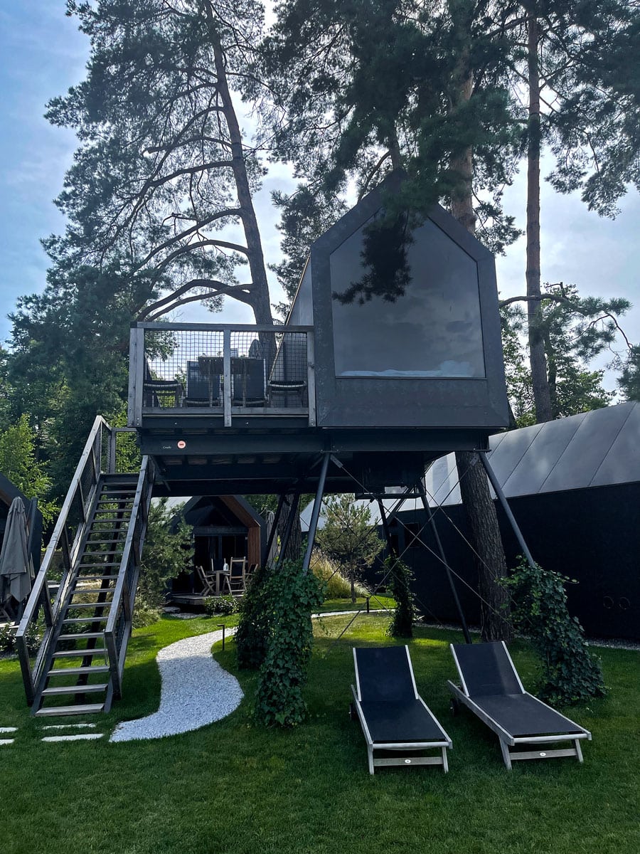 Chocolate Village by the River: Luxury glamping in Slovenia 18 Casa sull'albero Chocolate Village by the River
