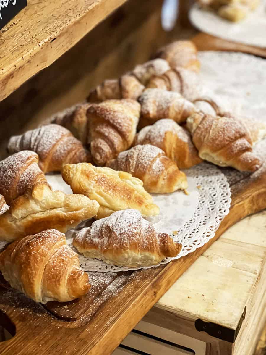Ribno Glamping: dormire a Bled Slovenia 16 Buffet Brioche