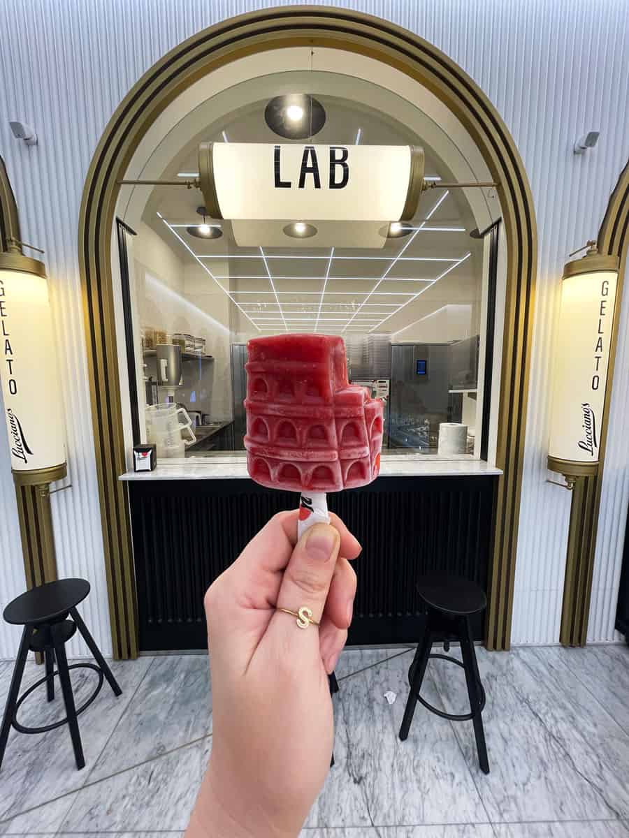 Dove mangiare a Roma: guida ai locali da non perdere 64 Gelato a forma di Colosseo Roma