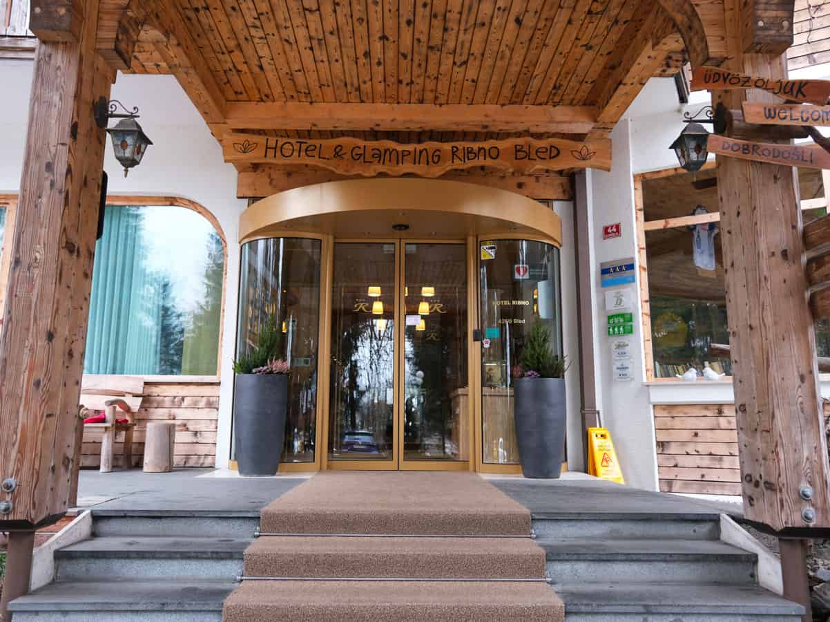 Ribno Glamping: dormire a Bled Slovenia 4 Ingresso Hotel Ribno