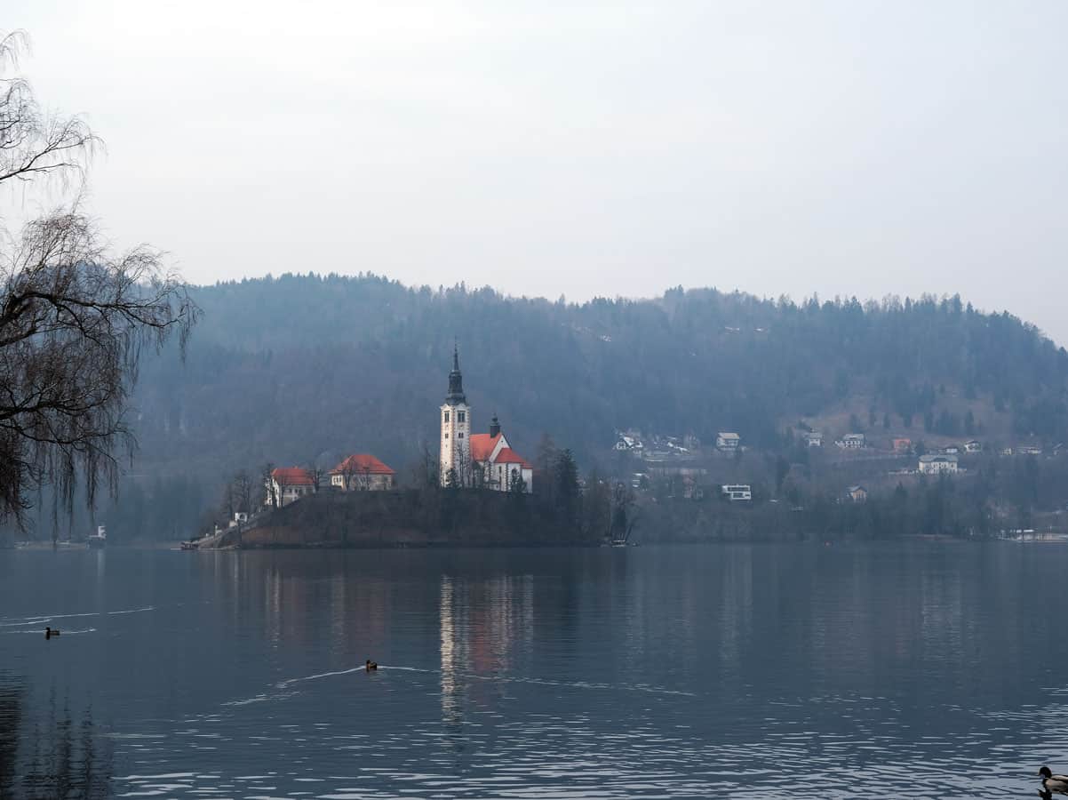 Ribno Glamping: dormire a Bled Slovenia 25 lago di Bled in inverno